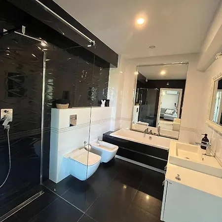 Regina Luxury Apartment